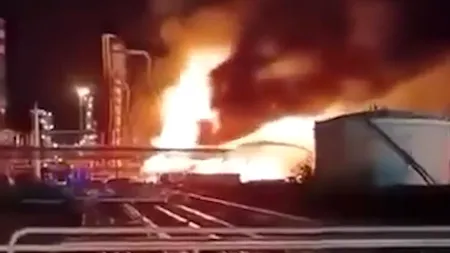Incendiul la cea mai mare rafinărie de petrol din Ungaria, LOVITURĂ grea pentru guvernul lui Orban. Semnalul transmis de premier după dezastrul produs