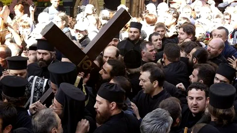 Mii de credincioși au refăcut, în Vinerea Mare, Drumul Crucii pe trasee vechi de sute de ani, la Arad