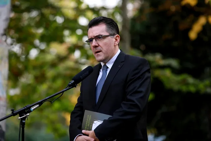 Ce semnifica&#539;ii are pentru Rom&acirc;nia &#537;i Europa planul de pace al lui Trump pe Ucraina? Fostul &#537;ef al spionajului rom&acirc;nesc &#537;i un fost consilier preziden&#539;ial explic&#259; pentru G&acirc;ndul: &bdquo;Este vorba despre evitarea unei catastrofe totale&rdquo;/&bdquo;Bucure&#537;tiului &icirc;i va fi foarte greu s&#259; mai fac&#259; pa&#537;i &icirc;napoi&rdquo;