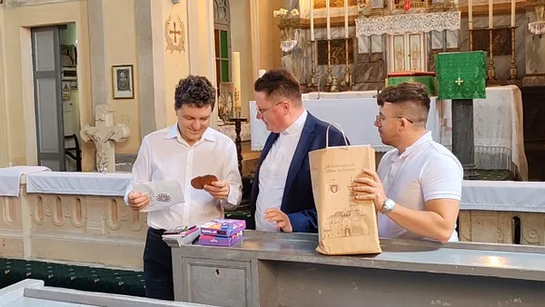 Nicușor Dan, tot în concediu prin țară. Președintele a primit un cadou neașteptat. Ce semnificație are