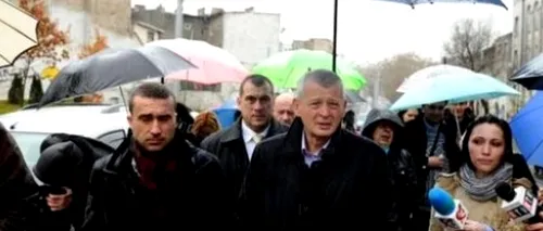 Consilierul lui Sorin Oprescu rămâne în arest. El ar fi luat o mită de peste 200.000 de euro