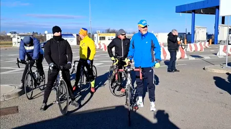 100 de BICICLIȘTI români și bulgari au celebrat intrarea în Schengen. La ceremonie au participat primarul din Vidin și primarul din Calafat