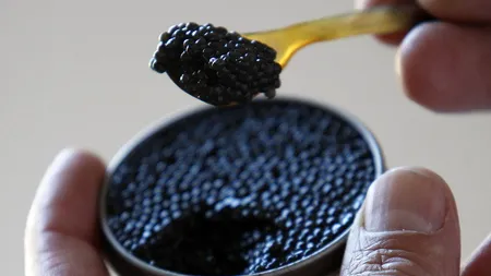 A fost doborât recordul mondial pentru cea mai mare conservă de caviar. Delicatesa, servită de Revelion, într-unul dintre cele mai exclusiviste locuri din lume
