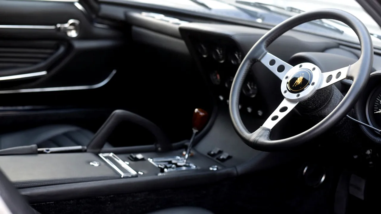 Lovitură grea pentru ȘOFERI. Mașinile cu volan pe dreapta vor fi INTERZISE în România