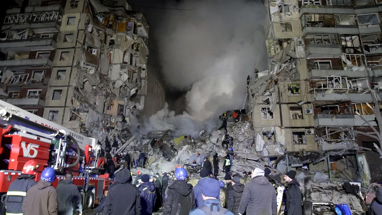 LIVE UPDATE | Război în Ucraina, ziua 326. Cel puţin 9 morţi şi 60 de răniţi într-un atac asupra bloc de locuințe din Dnipro