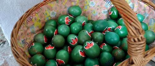 Campanie electorală de Paște la Bistrița: Peste 500 de ouă vopsite în verde și cu sigla UDMR, oferite după slujba de Paștele Catolic
