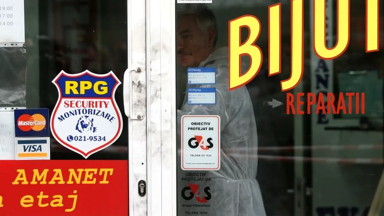 Angajate ale unei case de amanet din Mangalia, reținute după ce au furat bani și bunuri din unitate
