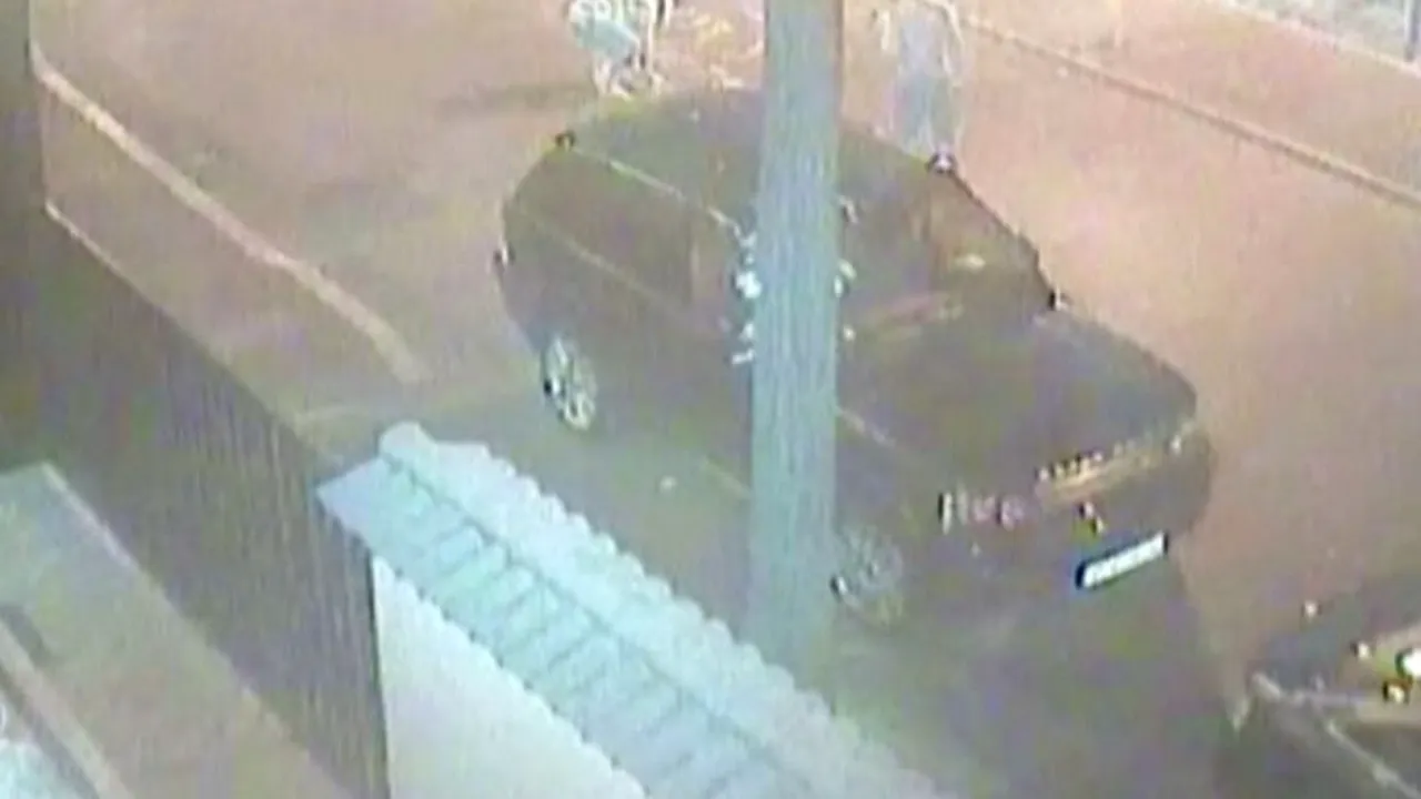 REFERENDUM 2012. Pe trotuarul din fața vilei Dante au apărut mesaje anti-Ponta - VIDEO