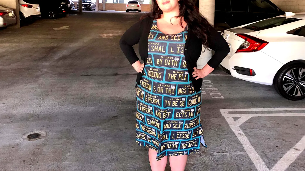 Un hacker a creat rochia care te scapă de amenzile de circulație. Cum reușește să păcălească radarele polițiștilor