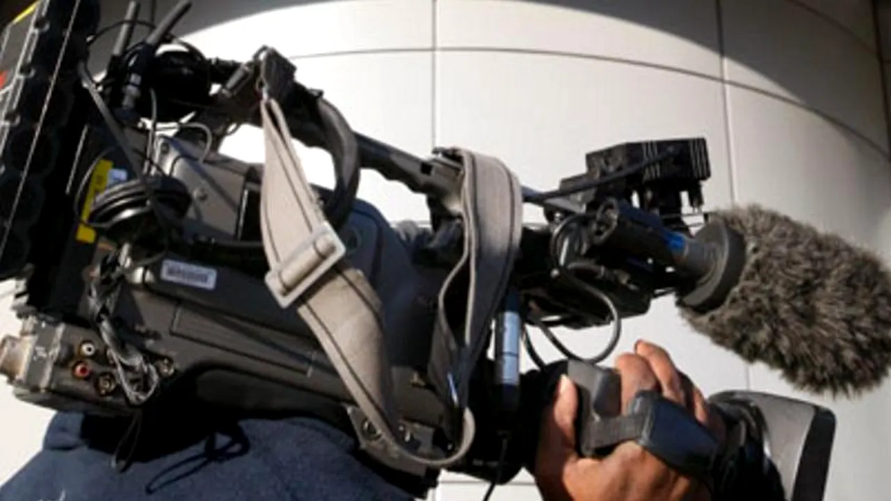 Televiziunile sunt în doliu. Cum și-au adaptat grilele, după tragedia din clubul bucureștean Colectiv