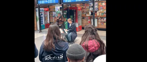 VIDEO | Artistul britanic Tom Odell a cântat în Gara de Nord din București, pentru refugiații ucraineni. El va susține un recital la concertul caritabil „We are one”, de pe Arena Națională