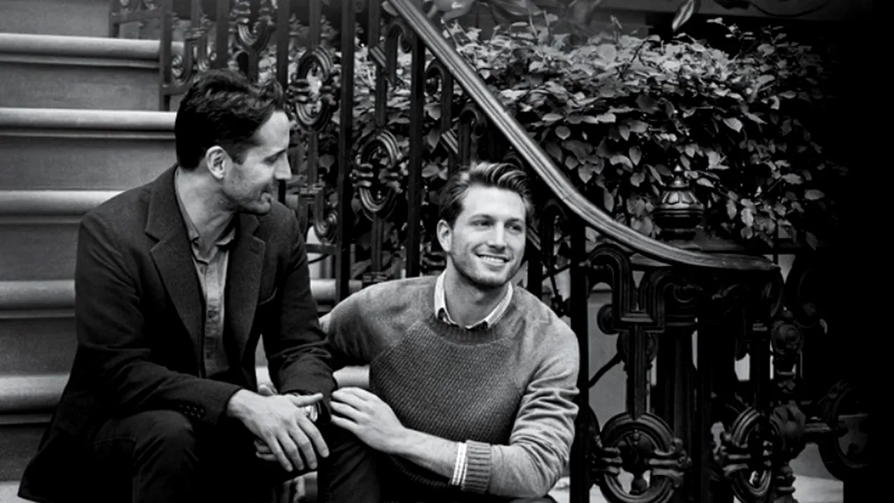 Premieră. Celebrul producător de bijuterii Tiffany include în catalogul său de prezentare și oferta pentru cuplurile gay