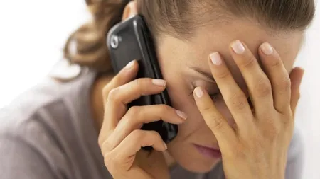 Înșelătoriile prin telefon, foarte profitabile pentru escrocii din Marea Britanie