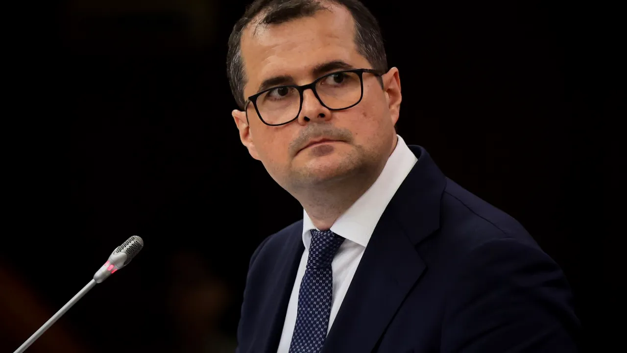 Amintiri din studenție cu premierul Republicii Moldova. Vasile Tofan a încercat să vândă țigări în Olanda și a fost prins de polițiști