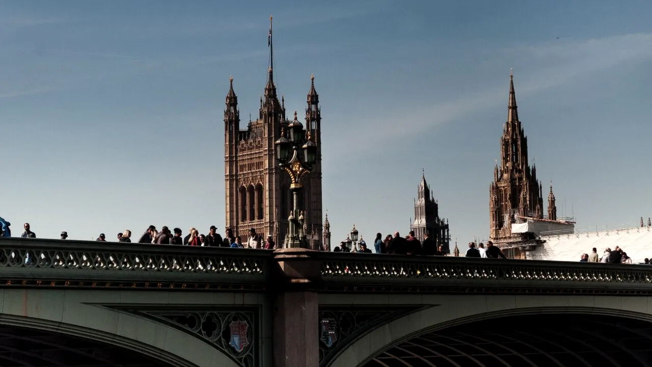 ȚARA europeană de unde fug toți milionarii. Noile destinații ale bogătașilor sunt Muntenegru și Malta