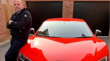 Un bărbat a primit un Audi R8 zgâriat de la dealer. L-a dus înapoi de trei ori pentru reparații, iar peste câteva luni a făcut o descoperire șocantă în interiorul unei bare de protecție - FOTO