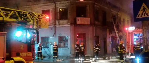 VIDEO| Incendiu devastator la o casă din București. O persoană a murit în pod, iar patru oameni au ajuns în stare gravă la spital