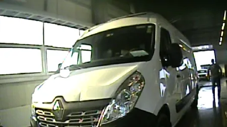 Ce au descoperit inginerii RAR sub roata unei mașini: „Era prins cu șoricei din plastic”