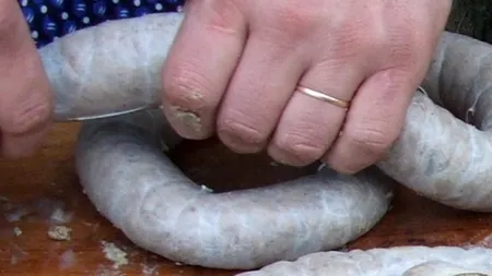 Femeie înjunghiată mortal de soțul său în Strehaia