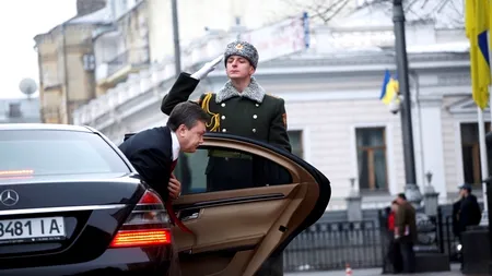 Opoziția din Ucraina a ocupat Parlamentul. Deputații puterii au ținut ședința în afara Radei