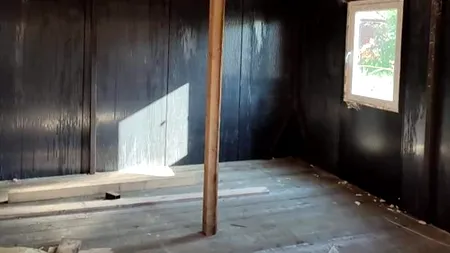 O familie de români din Germania a apelat la o firmă pentru a le construi o CĂSUȚĂ DIN LEMN. Ce au primit, de fapt. Oamenii au rămas șocați