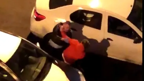 EXCLUSIV. ANCHETĂ INTERNĂ în cadrul Poliției Capitalei după ce un polițist a agresat un bărbat care a refuzat să se legitimeze/ VIDEO
