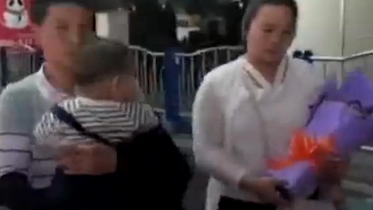 Familia care și-a regăsit fiica pierdută după 24 de ani: „De acum înainte tata este aici