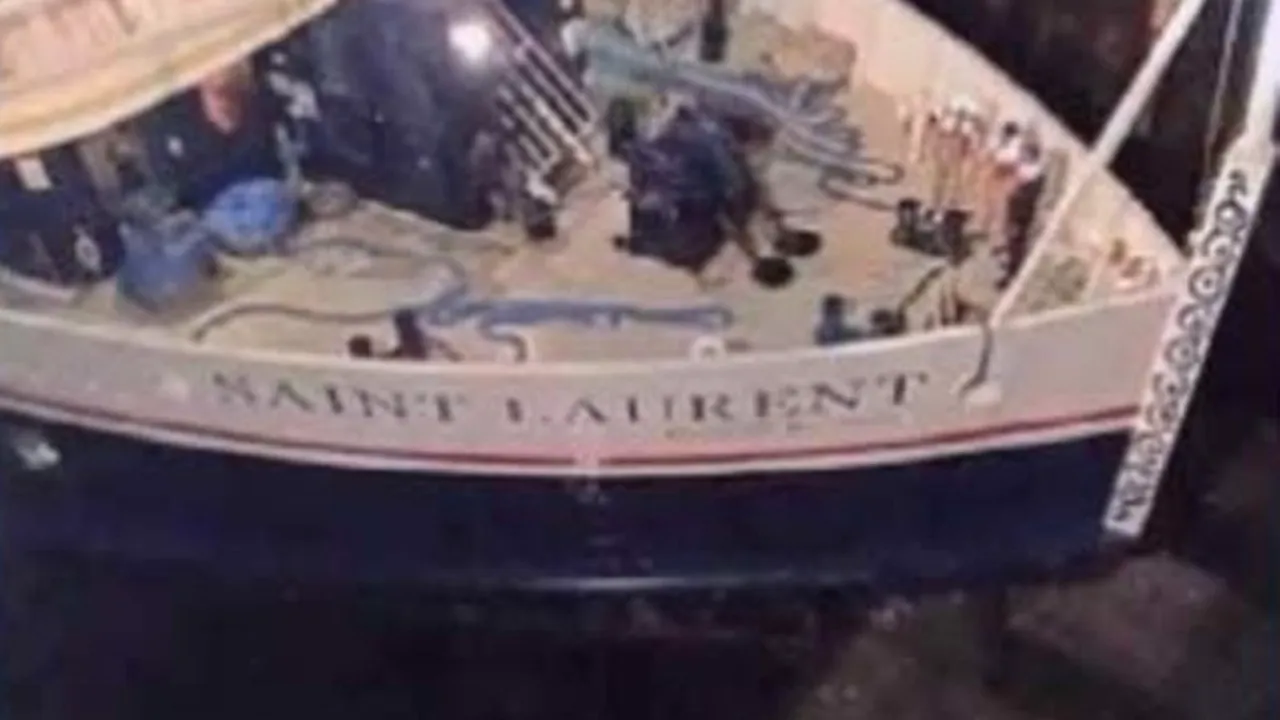 Cel puțin 30 de răniți după ce un vas de croazieră a lovit un dig, la frontiera dintre SUA și Canada