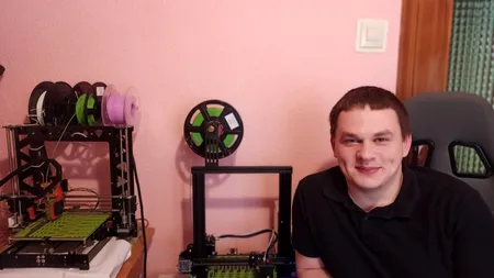 SOLIDARITATE. Doi tineri români, voluntari pentru spitalele, centrele de bătrâni și polițiștii din Spania. Cum s-au mobilizat să ajute