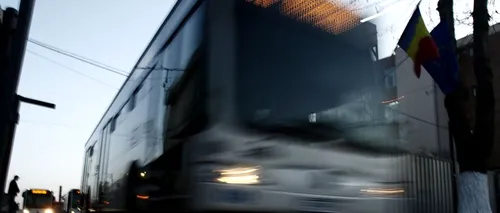 Un șofer de autobuz s-a luat la bătaie cu un călător, care l-a tăiat la gât cu un șpaclu