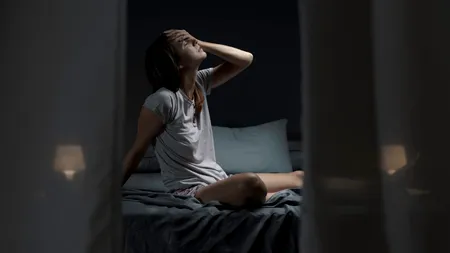 Obiceiul banal din timpul nopții care poate deveni periculos pentru inimă. Mulți români îl urmează fără să știe că poate fi nociv