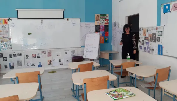 Federaţiile din educație avertizează Guvernul că salariaţii sunt hotărâţi să iasă masiv în stradă: ”Nu avem nevoie de ajutoare sociale!”