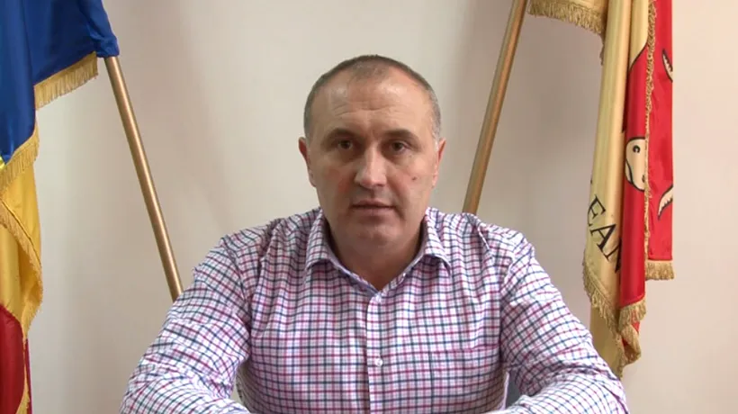 Primarul și viceprimarul din comuna buzoiană Cochirleanca + un angajat al primăriei, REȚINUȚI pentru 24 de ore / Ce acuzații li se aduc