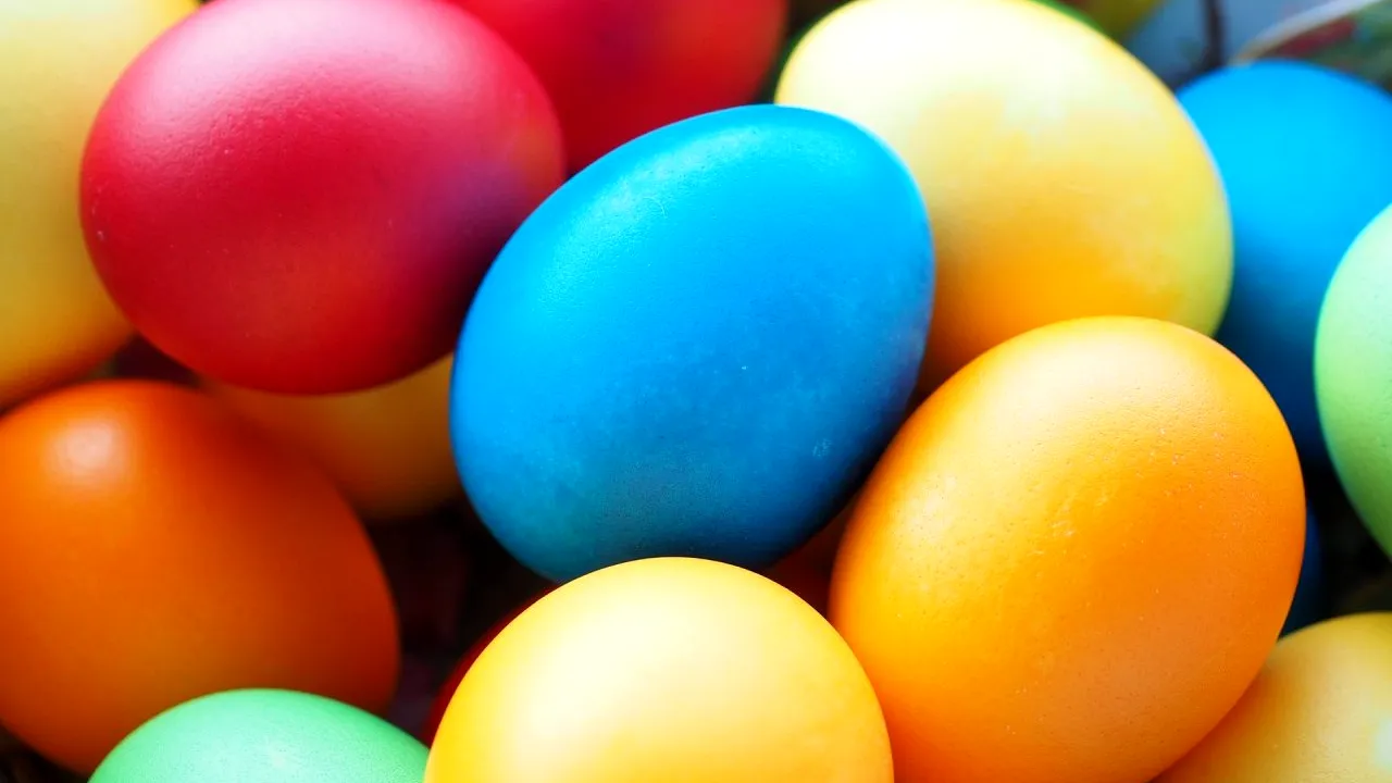 Vopseaua de ouă pentru Paște are mai multe chimicale decât în anii trecuți, arată un studiu al ANPC
