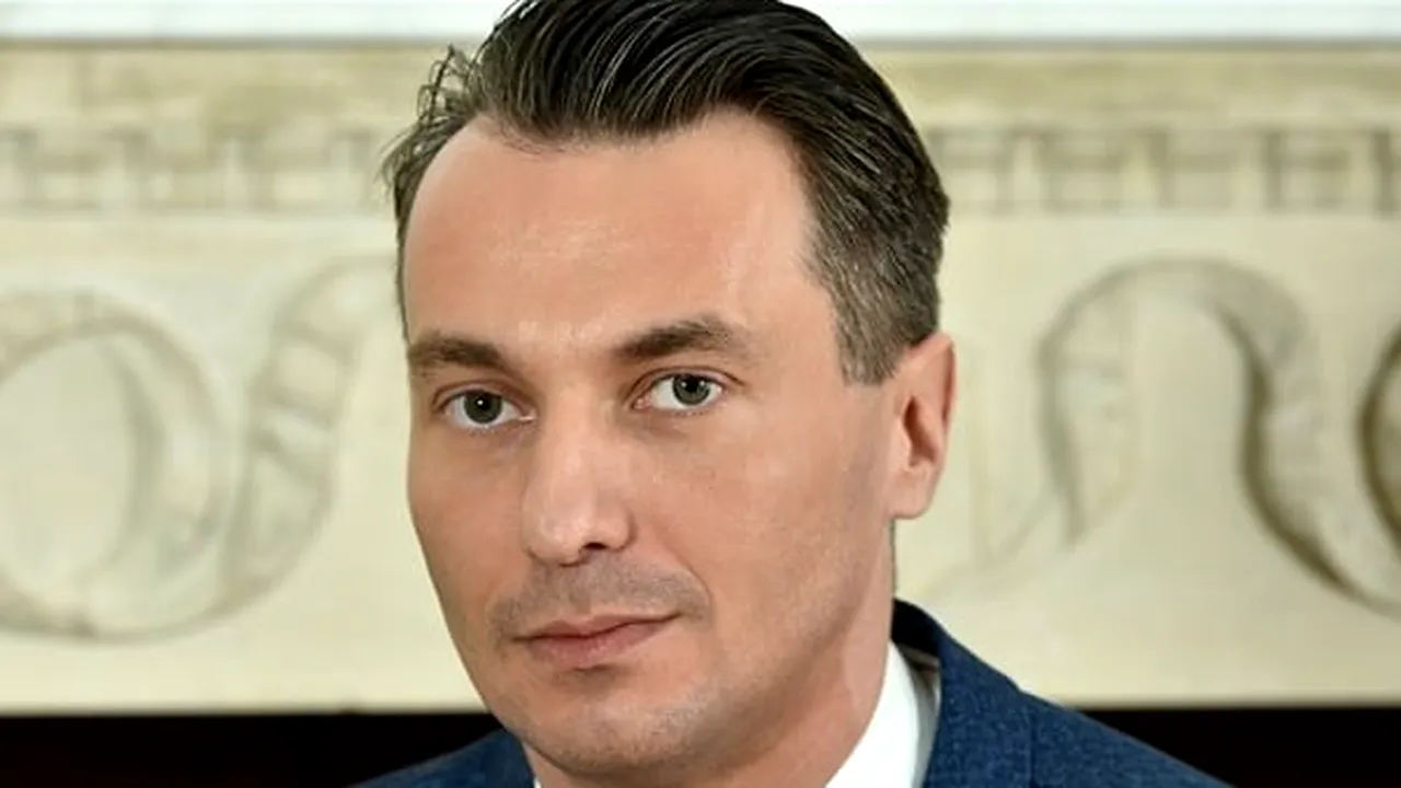 Șeful casei de licitații reținut pentru că ar fi vândut ilegal tablouri în valoare de 230.000 de euro ar fi jucat toți banii la bursă