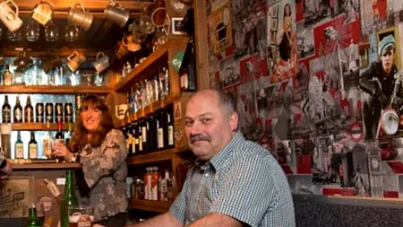 Două cupluri vecine din Marea Britanie au forțat limita prieteniei. „Este cel mai bun loc în care ne putem distra