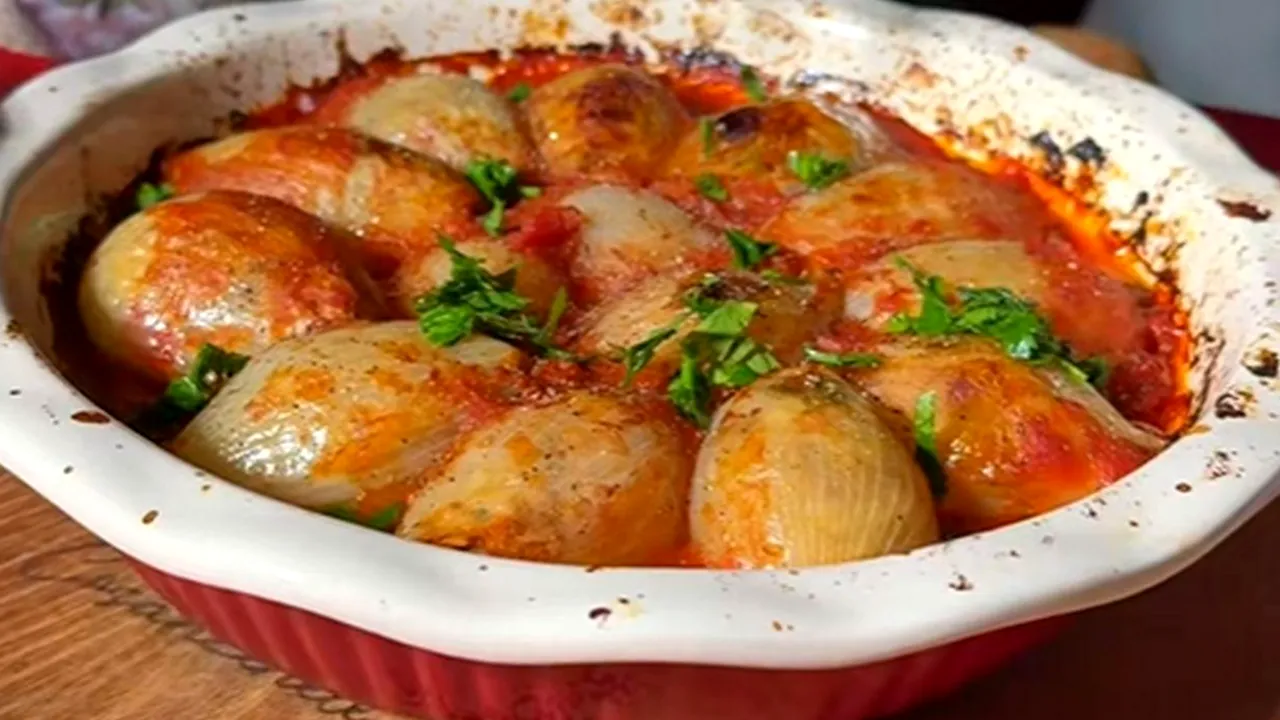 Sarmale revoluționare. Cu ce poate fi înlocuită varza pentru a prepara un fel de mâncare delicios de iarnă