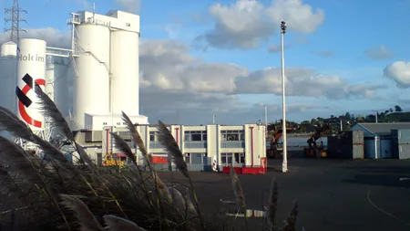 Un român a preluat conducerea operațiunilor Holcim în Serbia