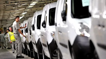 Renault a obținut sprijinul sindicatelor pentru a concedia 7.500 de oameni. Salariile vor fi înghețate în 2013