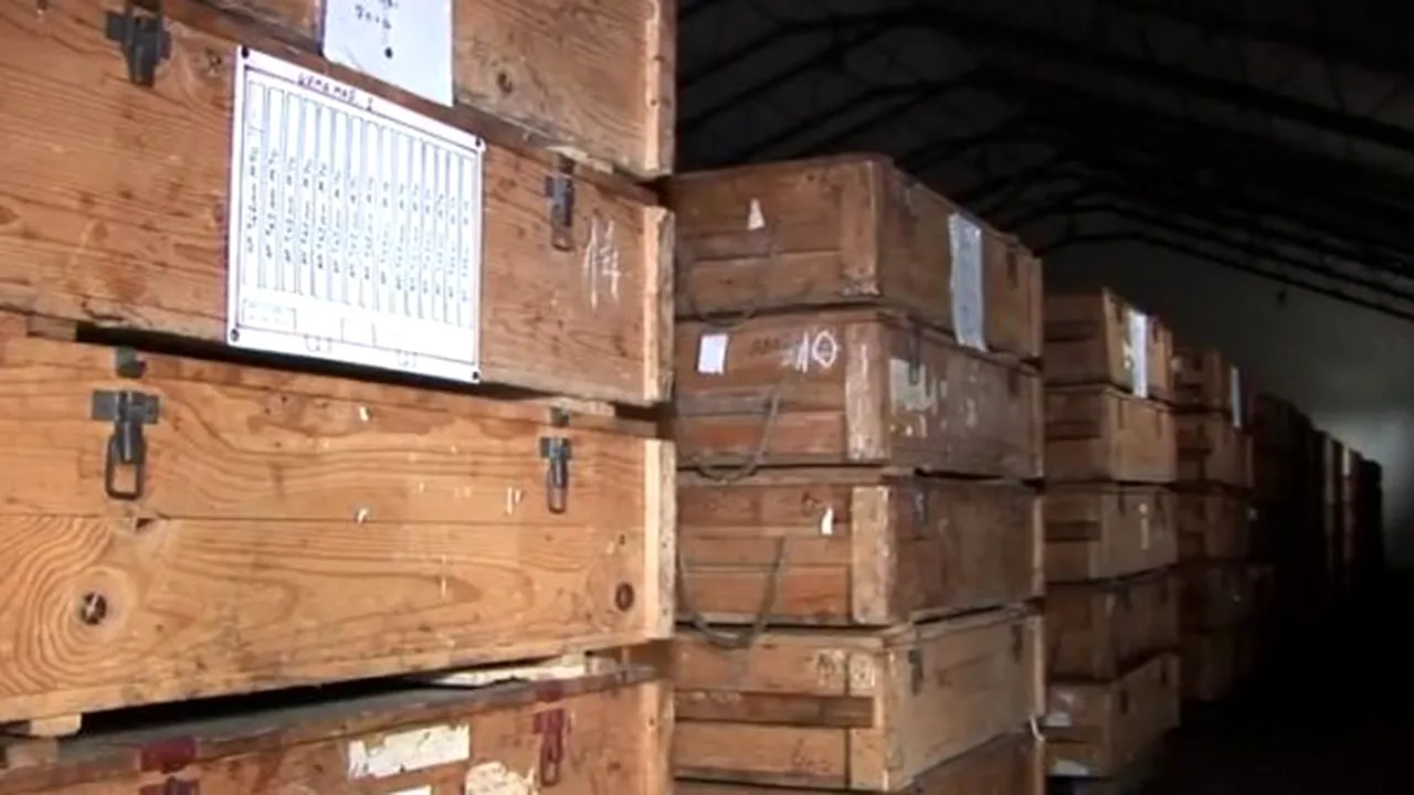 Panică la Belgrad: Zeci de arme automate au dispărut dintr-un depozit al armatei sârbe