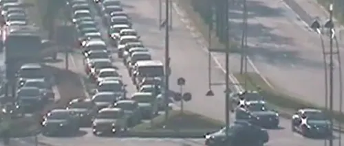 Reacție neașteptată a șoferilor din București la trecerea unei coloane oficiale. Cui deschidea Poliția Rutieră drumul