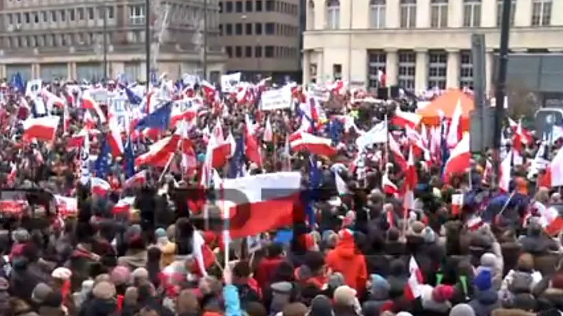 Mii de persoane au protestat în Polonia față de noile legi privind presa