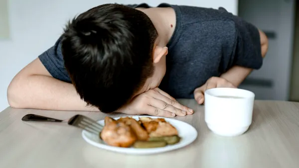 Cum și-a salvat o mamă fiul de 6 ani de la moarte. Medicii i-au zis inițial că ar fi doar „mofturos la mâncare”: „Am fost devastată”