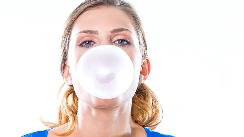 Ce se întâmplă în corp după ce înghiți o gumă de mestecat