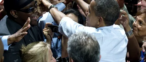 Barack Obama, șase procente peste Mitt Romney în ultimele sondaje