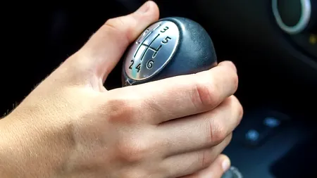 Se apropie sfârșitul schimbătorului de viteze. Când este preconizat să dispară mașinile cu transmisie manuală