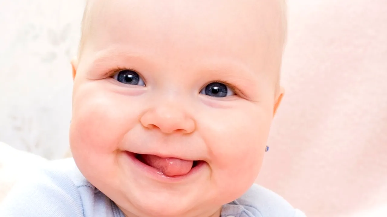 STUDIU. Bebelușii își amintesc melodiile pe care le aud în timpul perioadei intrauterine