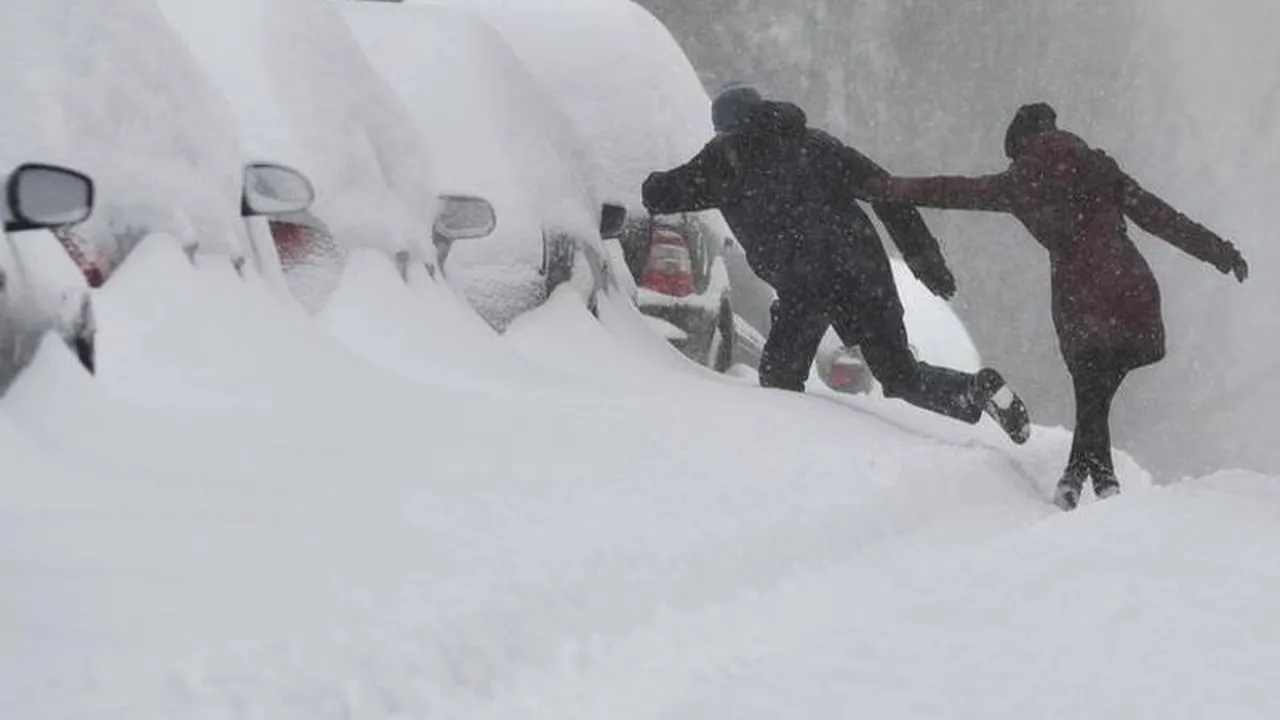 Primarul Capitalei: Deținuții și jandarmii vor deszăpezi trotuarele și străzile secundare din București