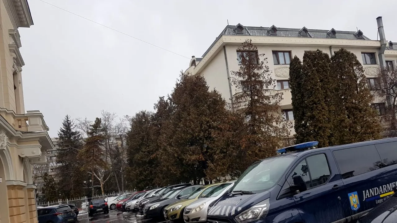 FOTO | DNA face percheziții la Primăria Iași, cu privire la construcția ilegală a unui bloc