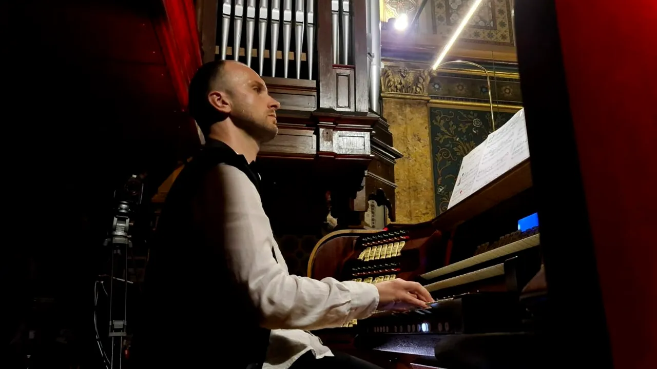 Bohemian Rhapsody, interpretată pe una dintre cele mai cunoscute orgi din țară de Eduard Antal, pe 26 august, la Biserica Neagră din Brașov